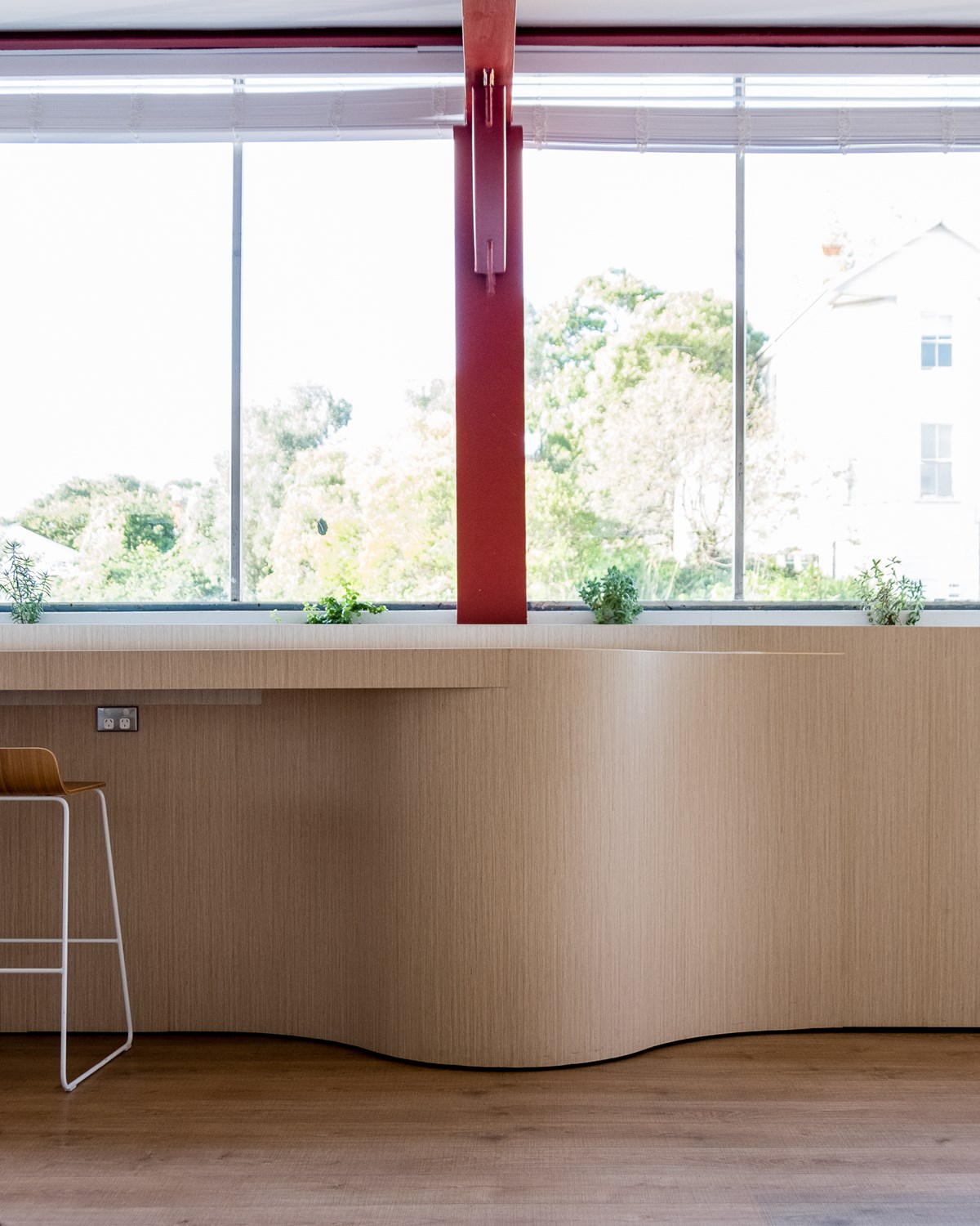 Prime Laminate Louisiana Oak Designer: Patrick Loo (OPL) & Biran He (Crimson Education), Contractor: Practec .jpg