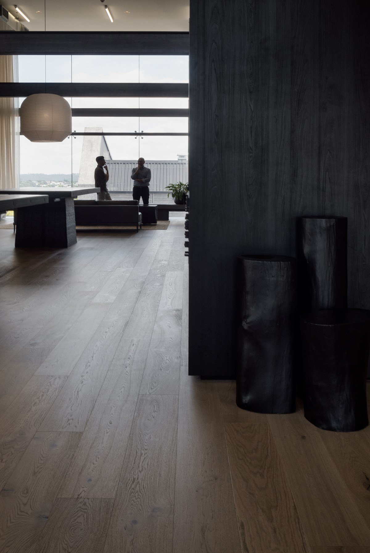 Burnished Black, Forte flooring showroom, Wonder Group design (1)