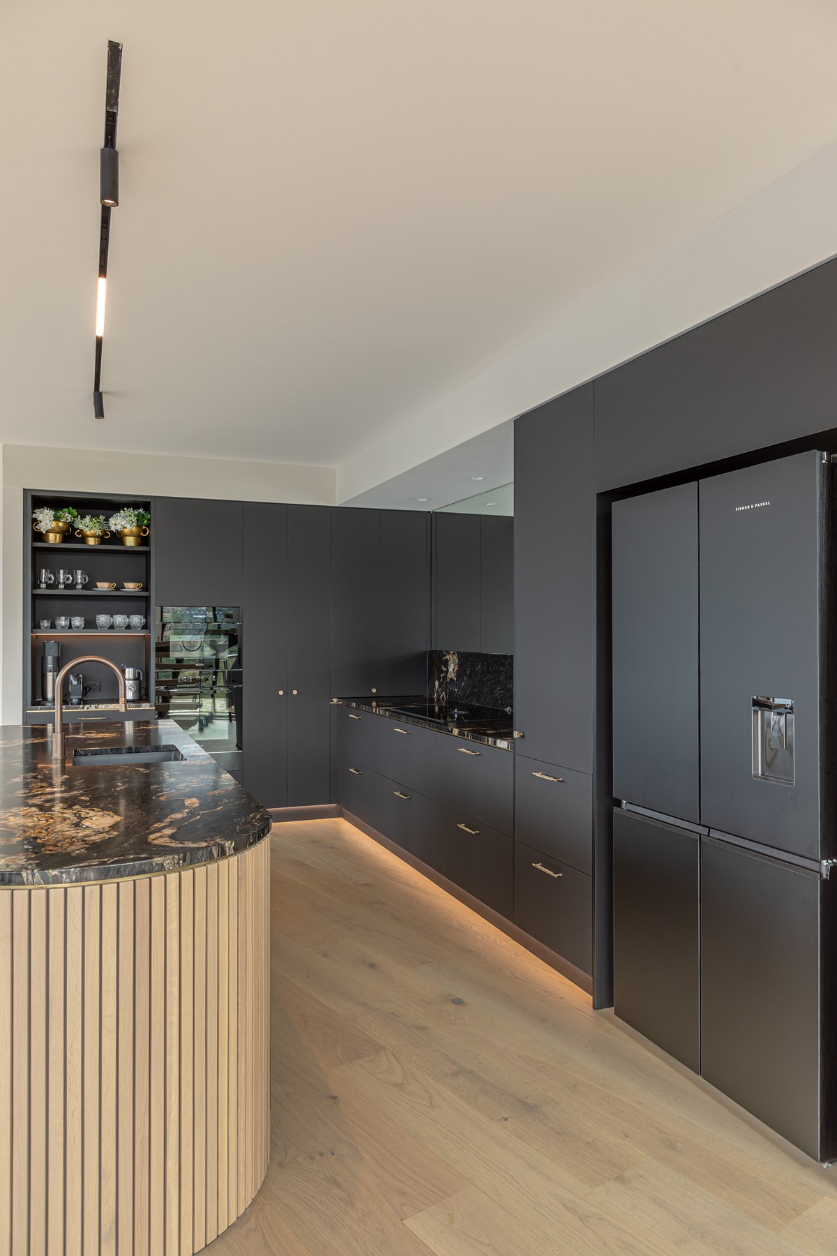 Prime Laminate Soft-Matt HPL Black Kitchen